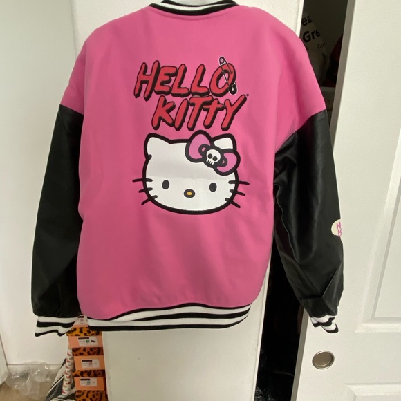 Forever 21 Hello Kitty and Friends Pink Varsity Letterman Jacket Sz Small NWT - Picture 7 of 9